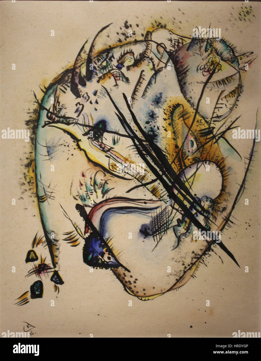 « Aquarelle avec sept traits » de Wassily Kandinsky est une œuvre abstraite qui met l’accent sur la couleur et la forme. La peinture présente une série de traits fluides, mettant en valeur l'expérimentation de Kandinsky avec des mouvements non représentatifs Banque D'Images « Aquarelle avec sept traits » de Wassily Kandinsky est une œuvre abstraite qui met l’accent sur la couleur et la forme. La peinture présente une série de traits fluides, mettant en valeur l'expérimentation de Kandinsky avec des mouvements non représentatifs Banque D'Images
