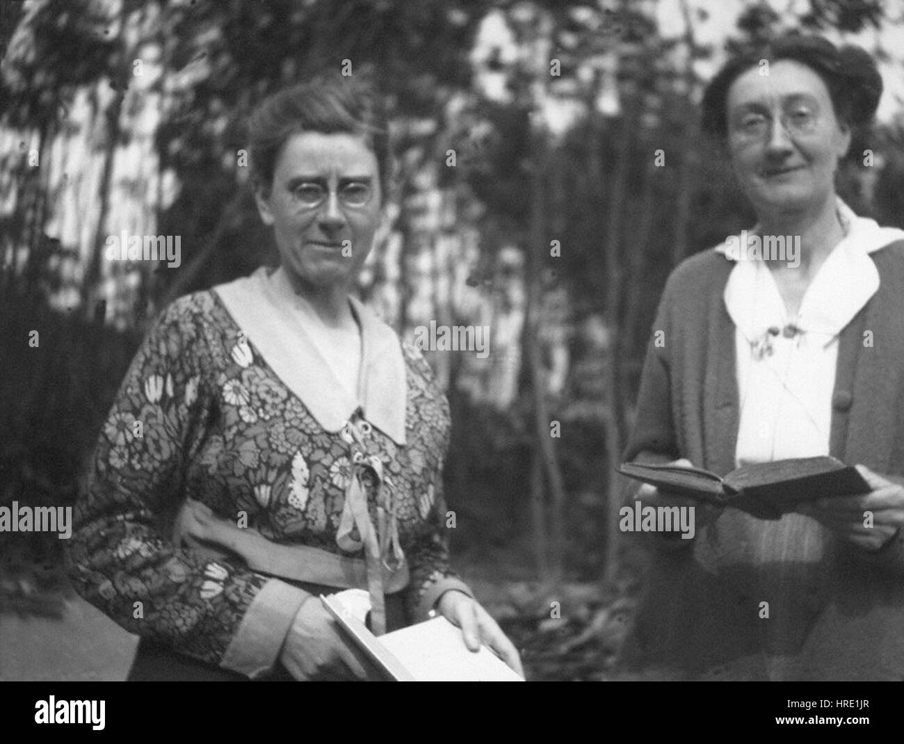 Philippa Strachey et Joan Pernel Strachey en 1921 Banque D'Images Philippa Strachey et Joan Pernel Strachey en 1921 Banque D'Images