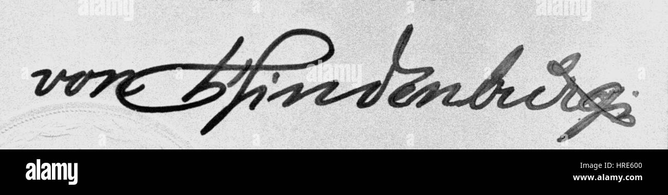 La signature de Paul von Hindenburg, maréchal et président allemand, représente une figure centrale de l'histoire allemande du début du XXe siècle. Hindenburg a joué un rôle clé dans la première Guerre mondiale et a ensuite servi comme président pendant la République de Weimar, influençant le paysage politique de l'Allemagne. Banque D'Images