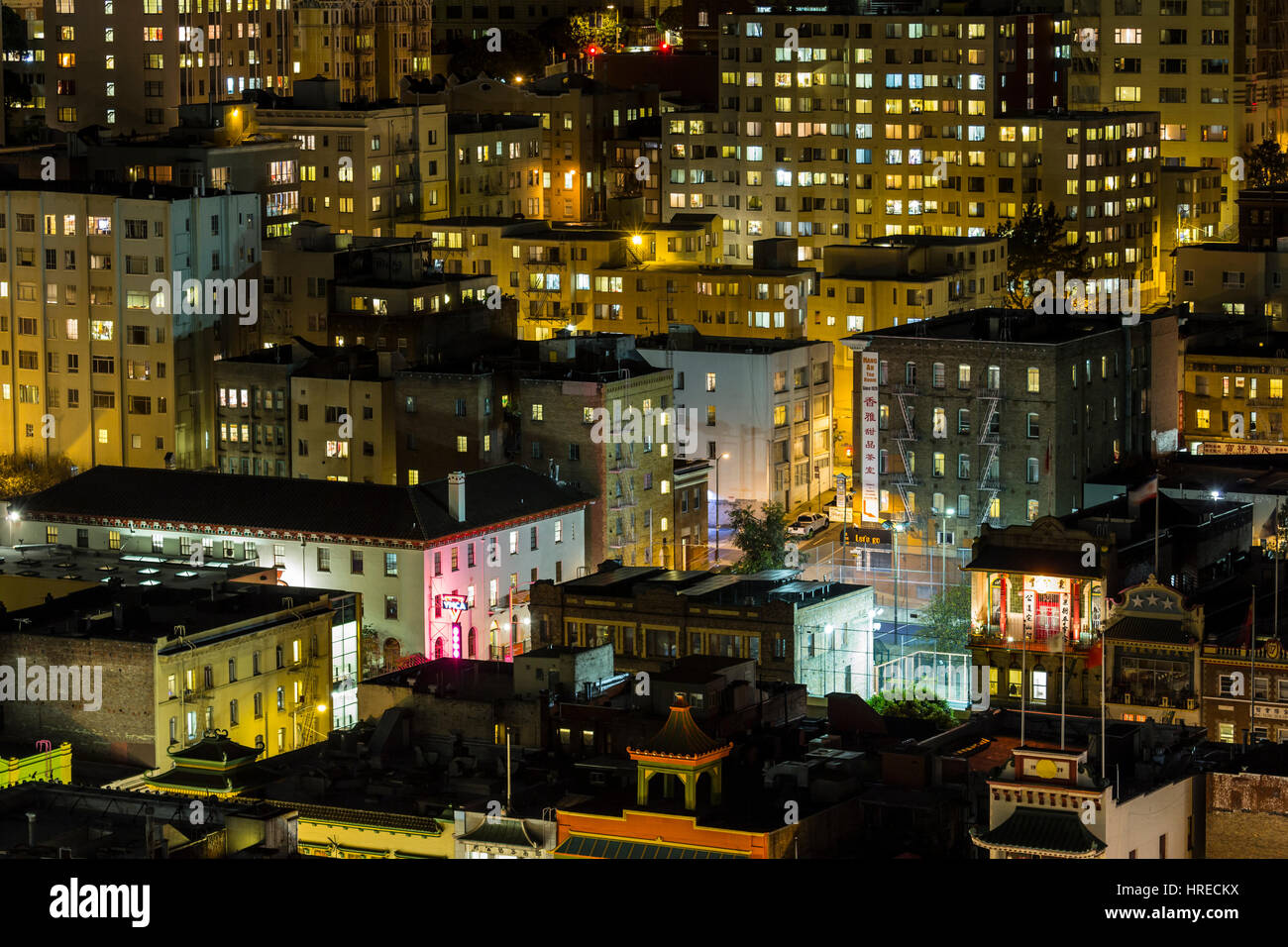 Editorial vue nocturne de San Francisco's historique de Chinatown district. Banque D'Images