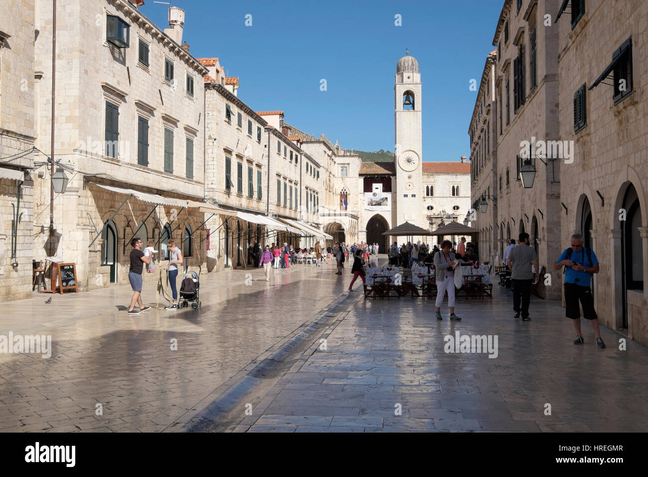 Le clocher, la place Luza, Placa (Stradun), Dubrovnik, Croatie. Banque D'Images