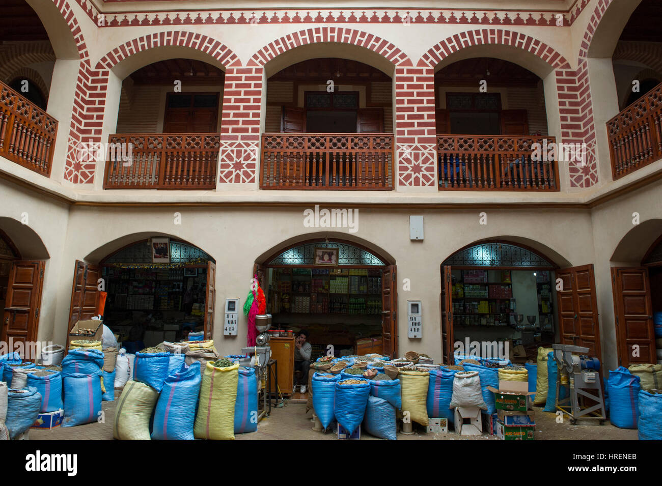 Un affichage d'épices sur les marchés de la Mellah dans le quartier juif de Marrakech (Marrakech, Maroc) Banque D'Images