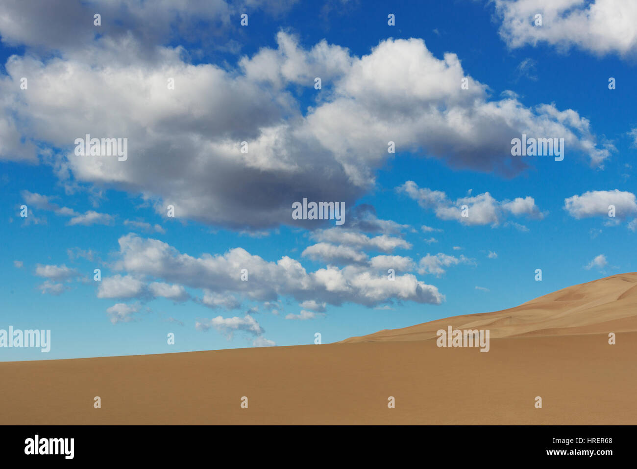Dunes et de nuages, Great Sand Dunes National Park, Colorado Banque D'Images
