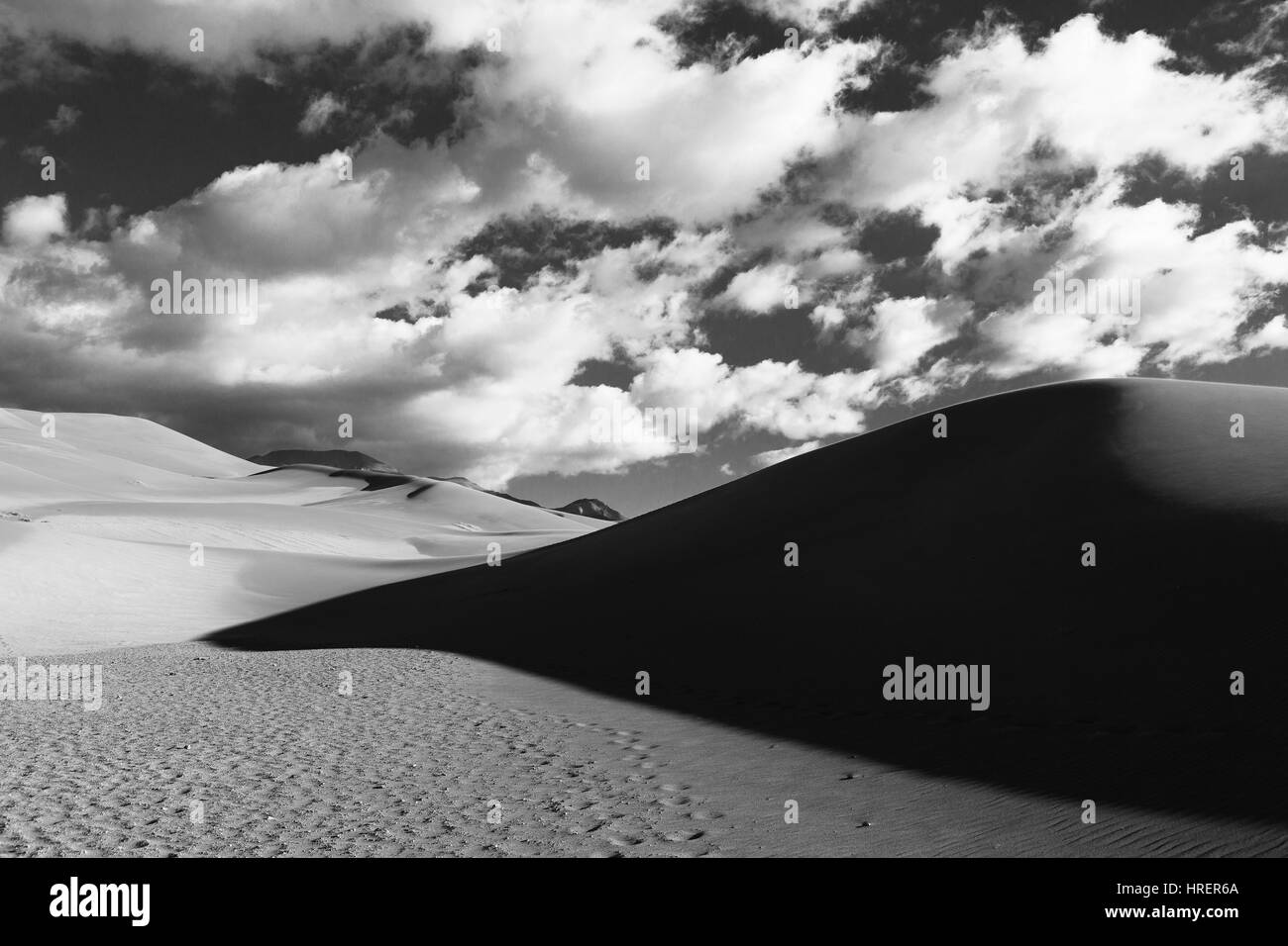 Dunes et de nuages, Great Sand Dunes National Park, Colorado Banque D'Images
