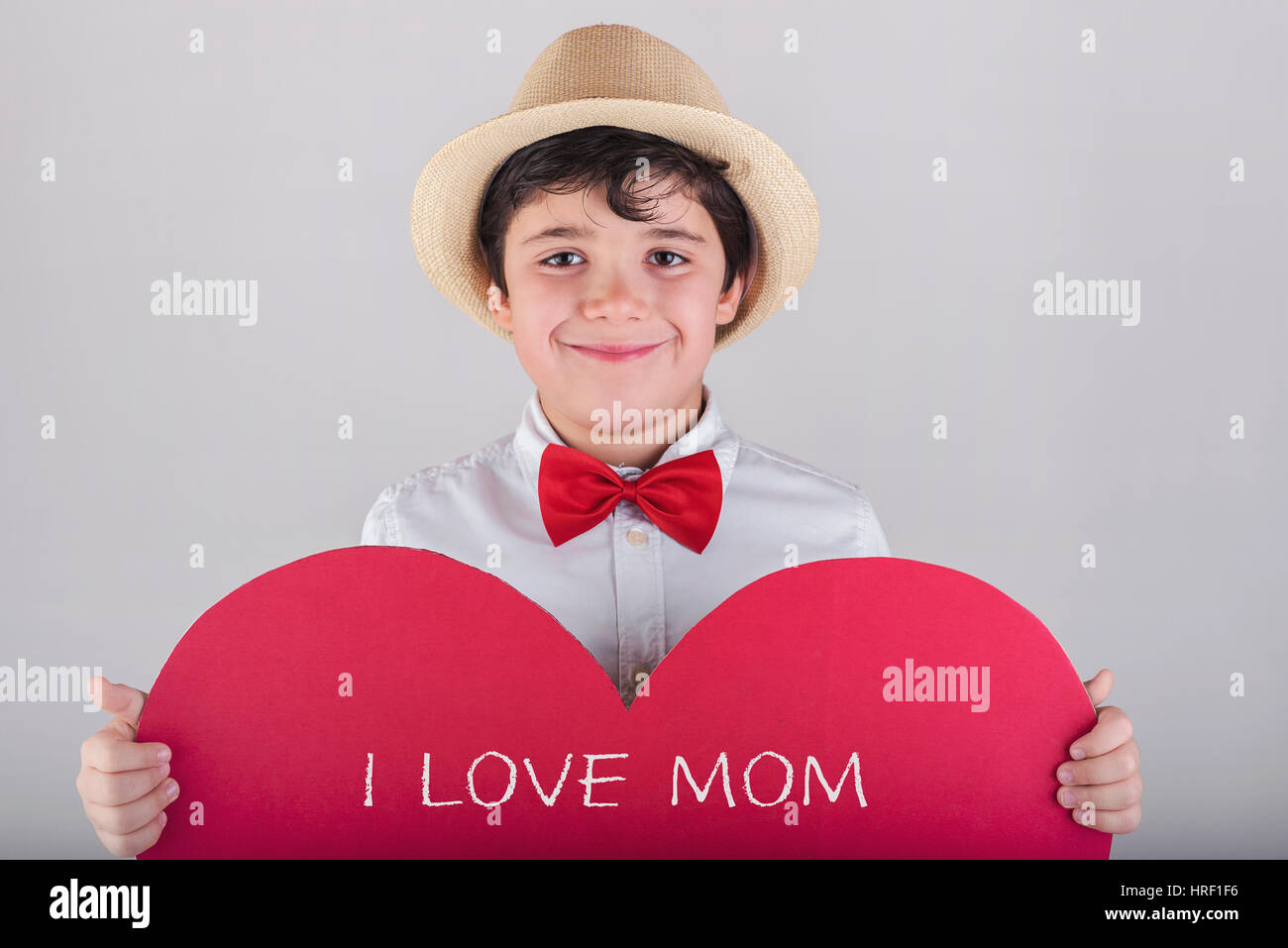 J'aime maman enfant heureux avec coeur. Banque D'Images