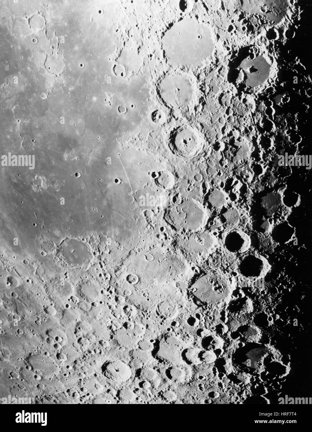 Surface lunaire Banque d'images noir et blanc - Alamy
