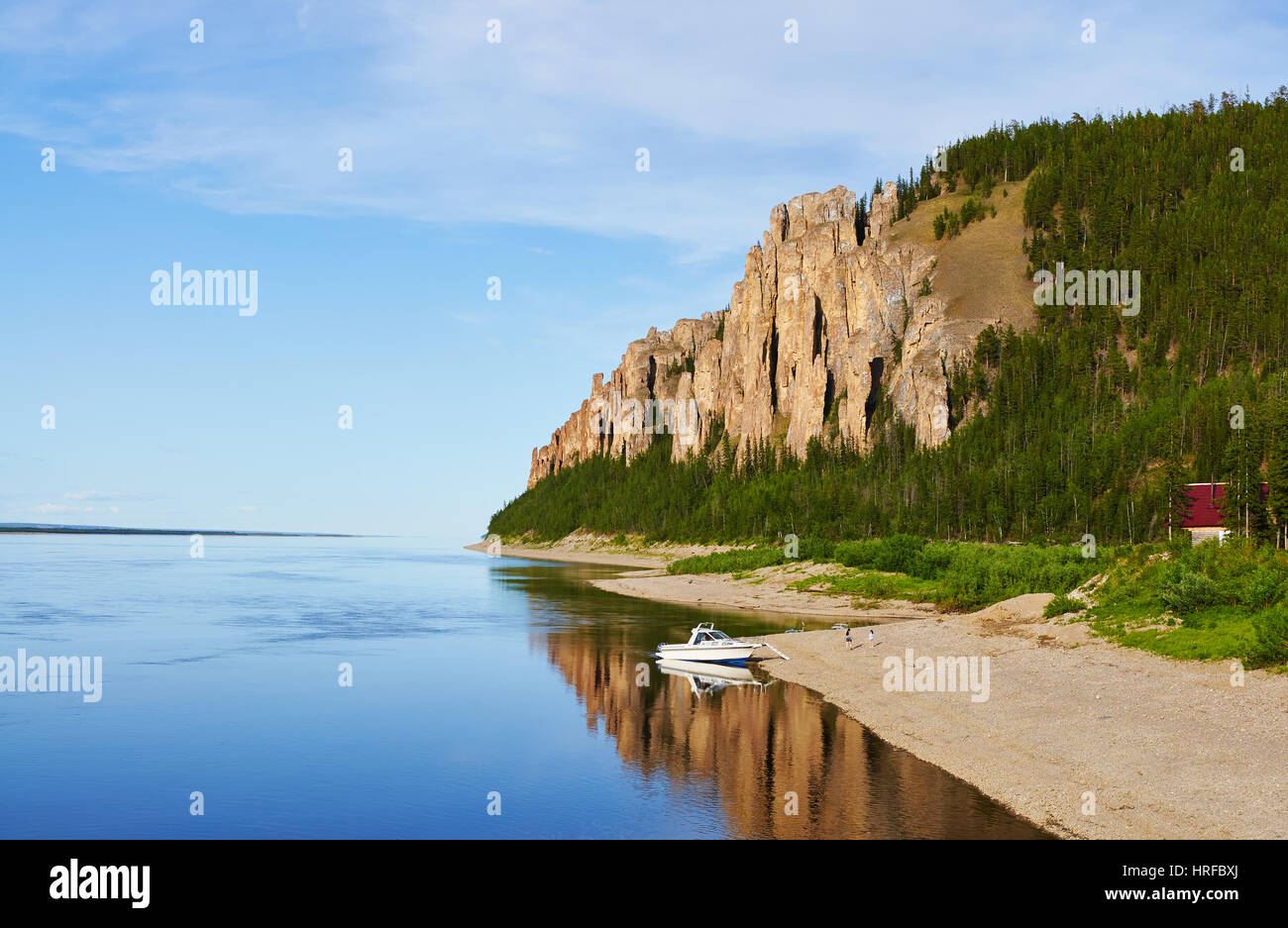 Vue depuis des colonnes de la Lena Lena pendant le coucher du soleil, du patrimoine national de la Russie placé en République Sakha, Sibérie Banque D'Images