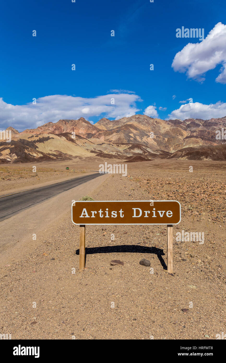 Panneau de bienvenue, une route panoramique, l'artiste, les Black Mountains, Death Valley National Park, Death Valley, California, United States, Amérique du Nord Banque D'Images