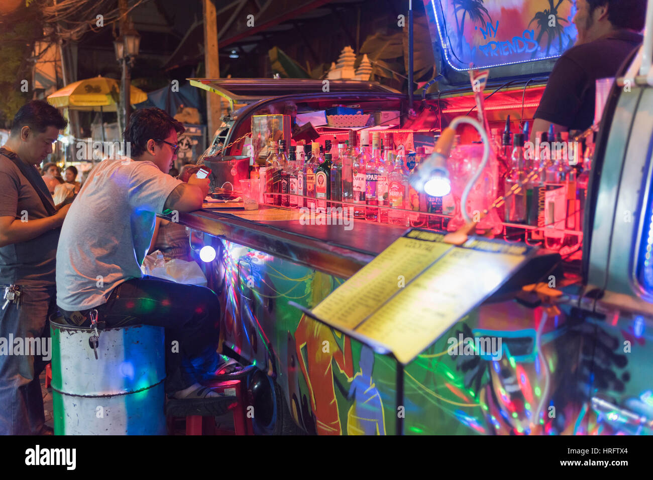 Bars thailande Banque de photographies et d’images à haute résolution