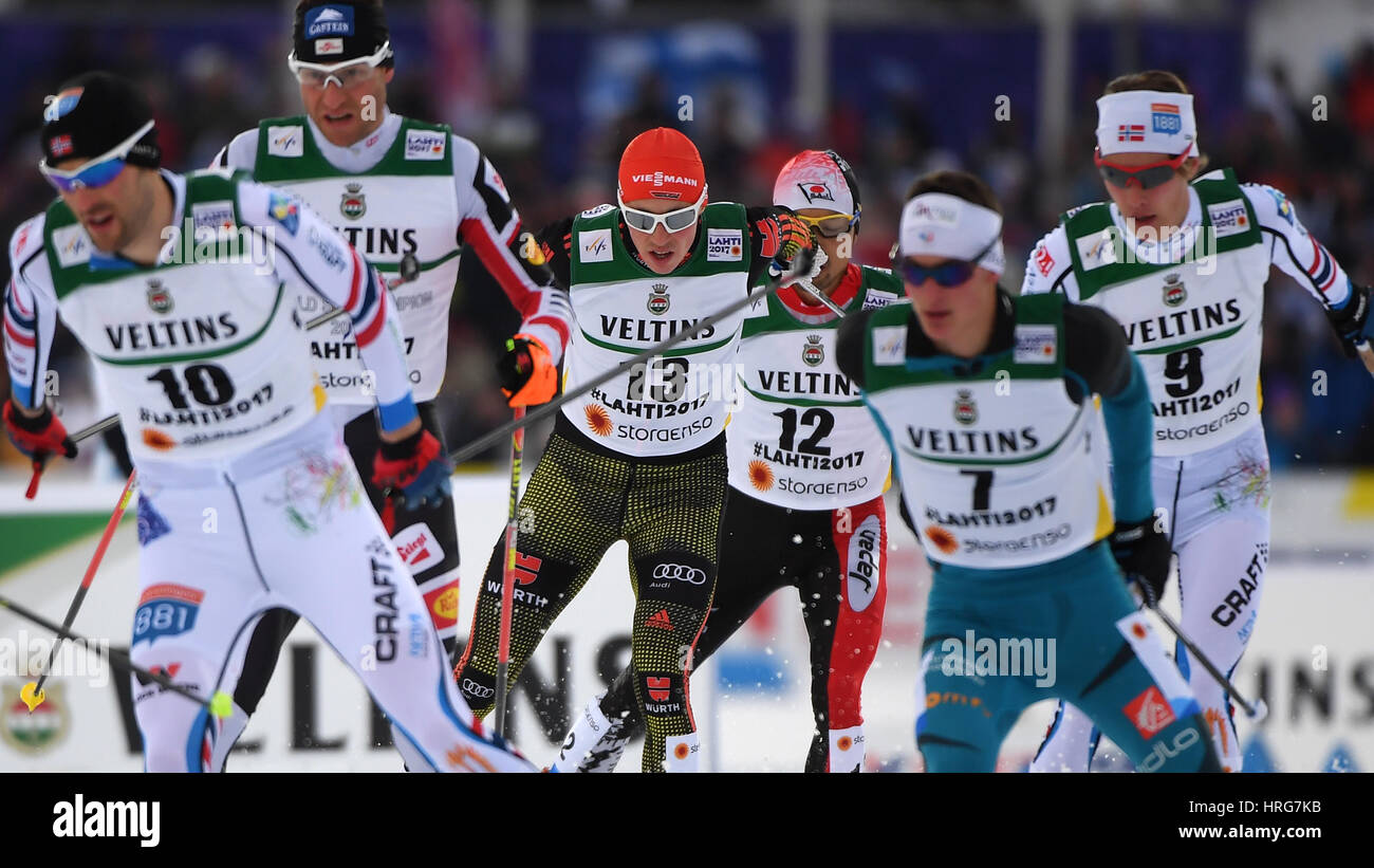 Lahti, Finlande. 06Th Mar, 2017. L'allemand Eric Frenzel (M) et d'autres athlètes en action au Championnat du Monde de Ski Nordique à Lahti, Finlande, 01 mars 2017. Photo : Hendrik Schmidt/dpa-Zentralbild/dpa/Alamy Live News/Alamy Live News Banque D'Images