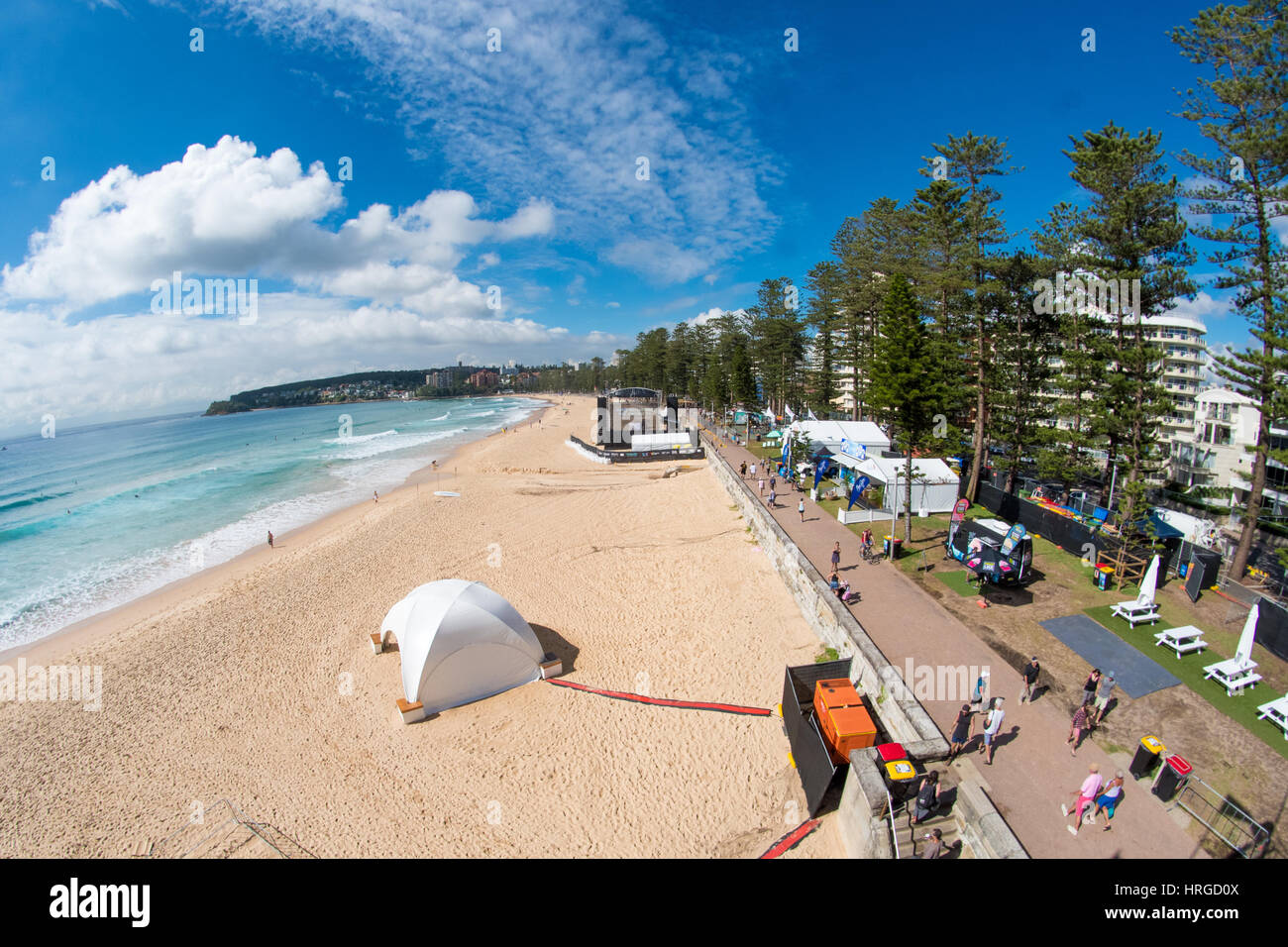 Sydney, Australie - 2 mars 2017 : Australian Open of Surfing Sports Événement à Manly Beach, Australie Doté d'Surf, BMX, patinage et la musique. Sur la photo, plage de Manly. Credit : mjmediabox/Alamy Live News Banque D'Images