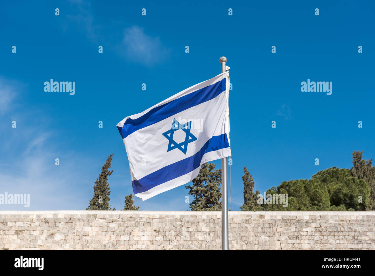 Drapeau israélien au-dessus du mur occidental, à Jérusalem, Israël Banque D'Images