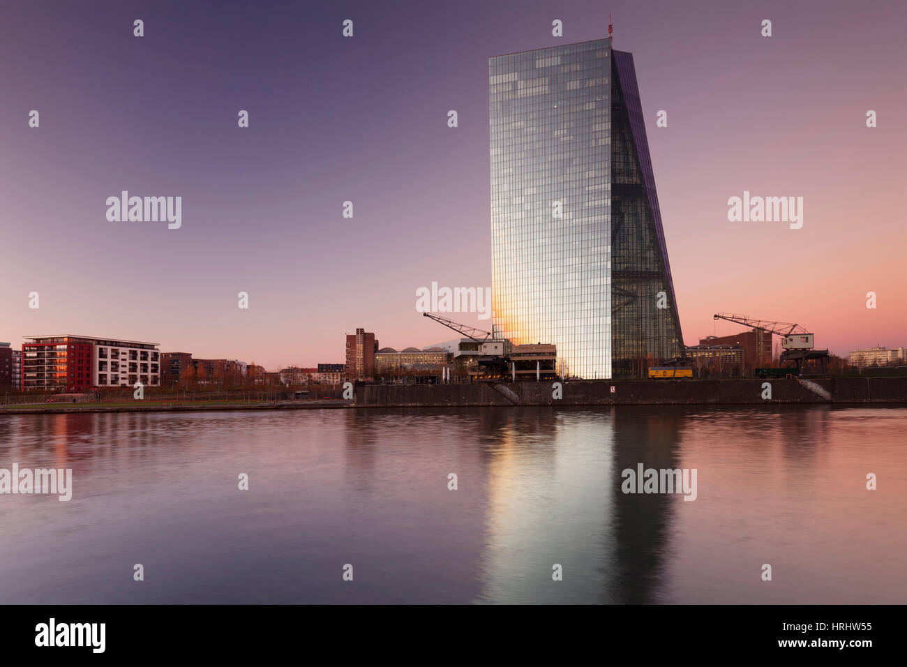 Vue sur rivière principale de Banque centrale européenne, Francfort, Hesse, Allemagne Banque D'Images