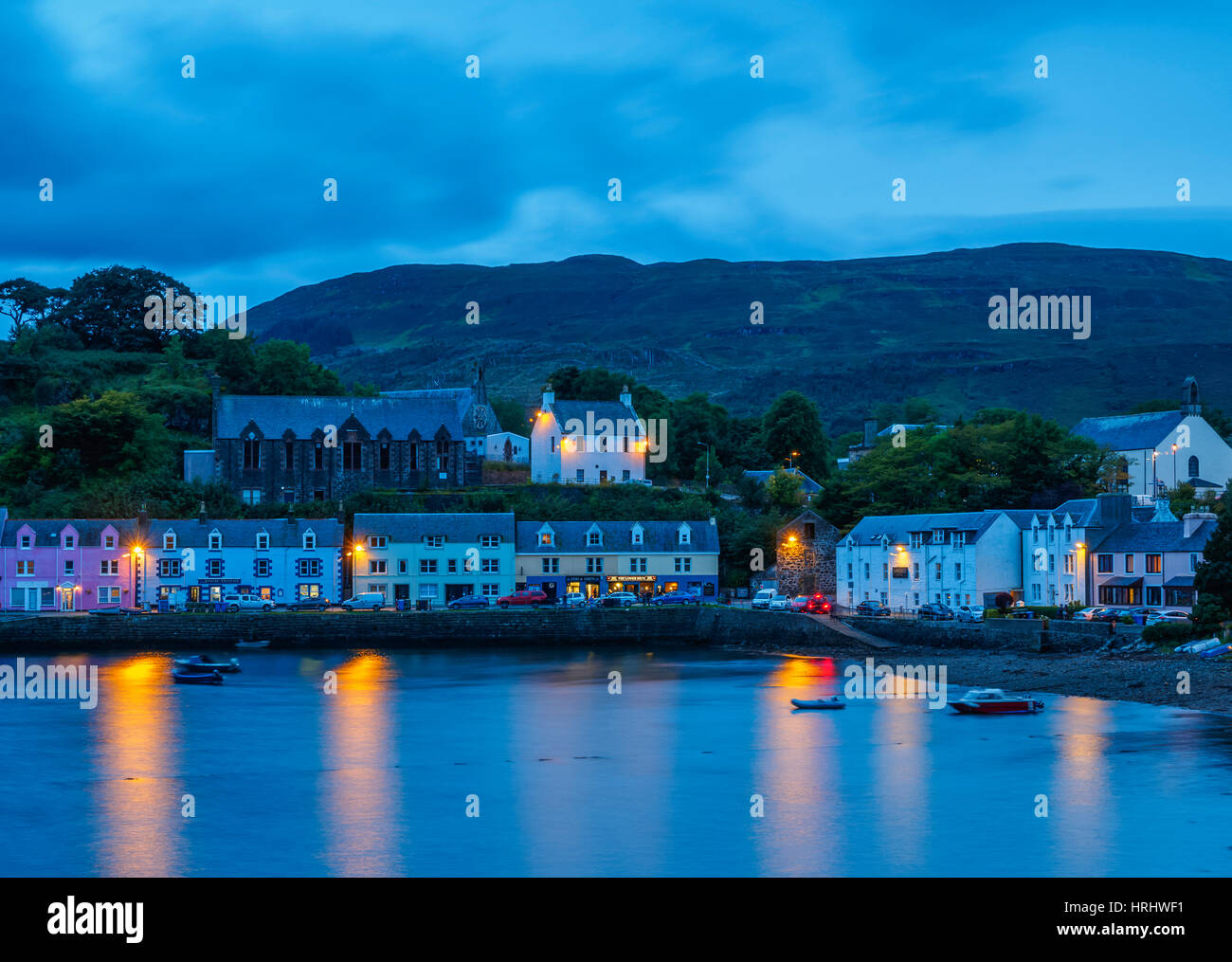 Crépuscule sur Portree, Isle of Skye, Hébrides intérieures, Ecosse, Royaume-Uni Banque D'Images