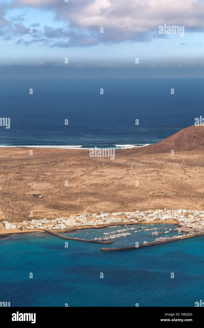 Vue sur île de Graciosa de Mirador del Rio, l'île de Lanzarote, îles Canaries, Espagne Banque D'Images