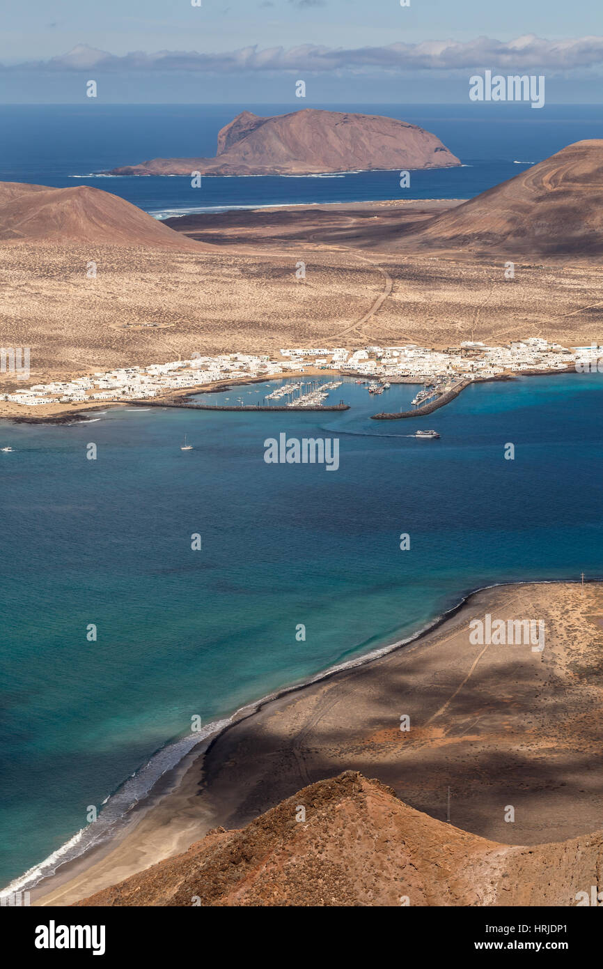 Vue sur île de Graciosa de Mirador del Rio, l'île de Lanzarote, îles Canaries, Espagne Banque D'Images