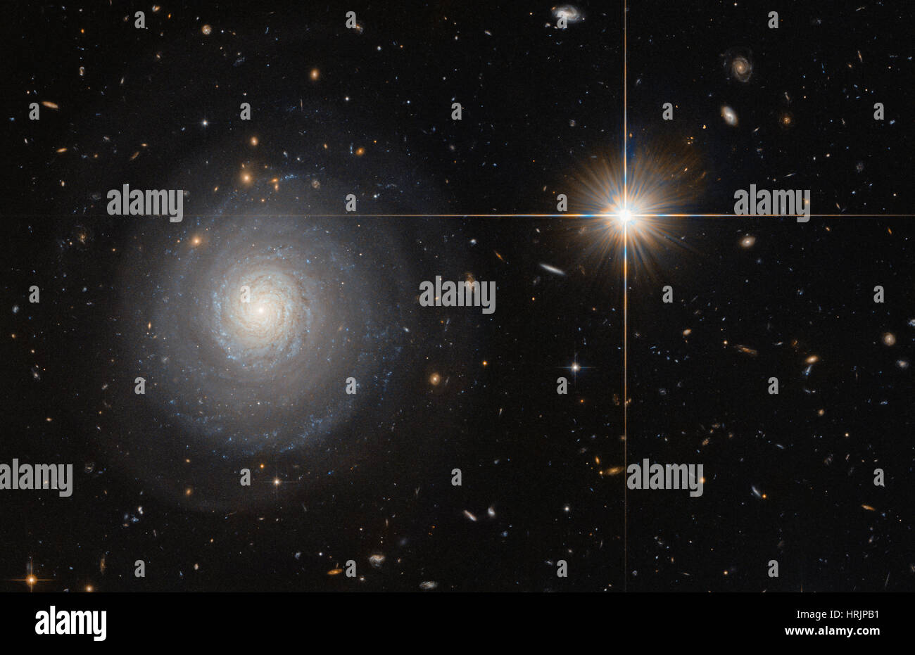 Galaxie Starburst MCG +07-33-027 Banque D'Images