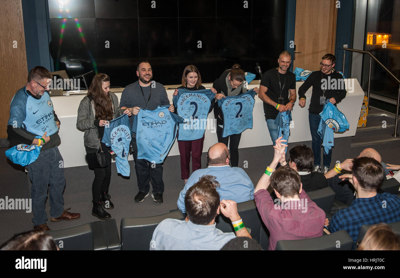 Annonces gagnant et des prix à la fin de Hackman Ville 2017 événement organisé par Manchesetr City Football Club à l'Emirates Stadium de Manchester, au Royaume-Uni. Banque D'Images