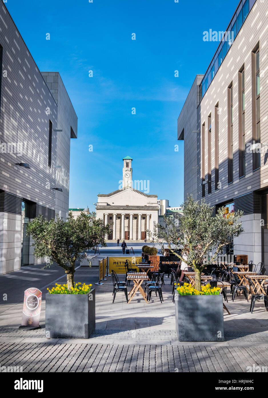 Guildhall Square à Southampton, regard vers l'O2 Guildhall dans l'arrière-plan Banque D'Images