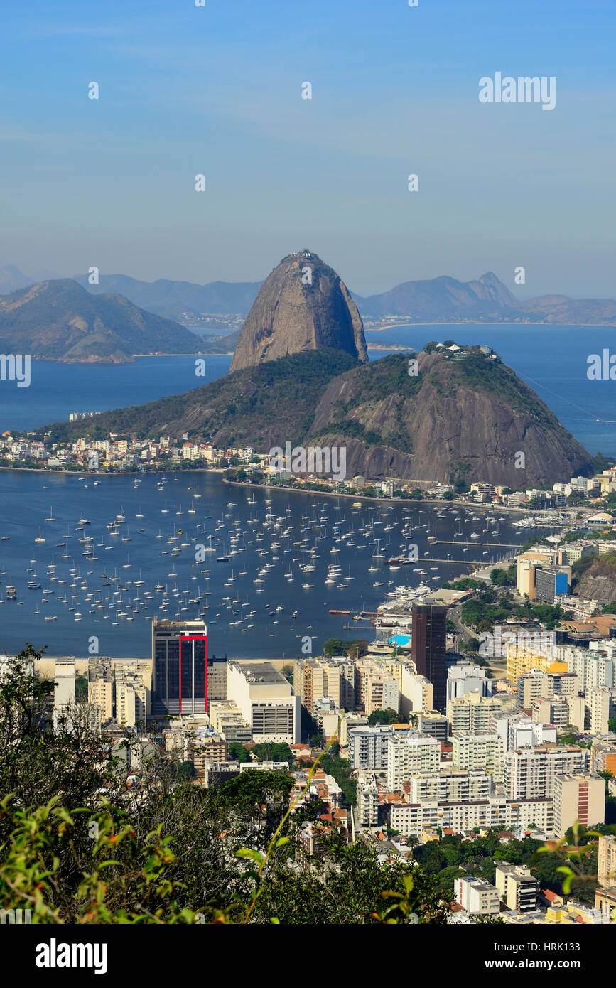 Vue sur la ville et mont du Pain de Sucre, Corcovado, Rio de Janeiro, Brésil Banque D'Images