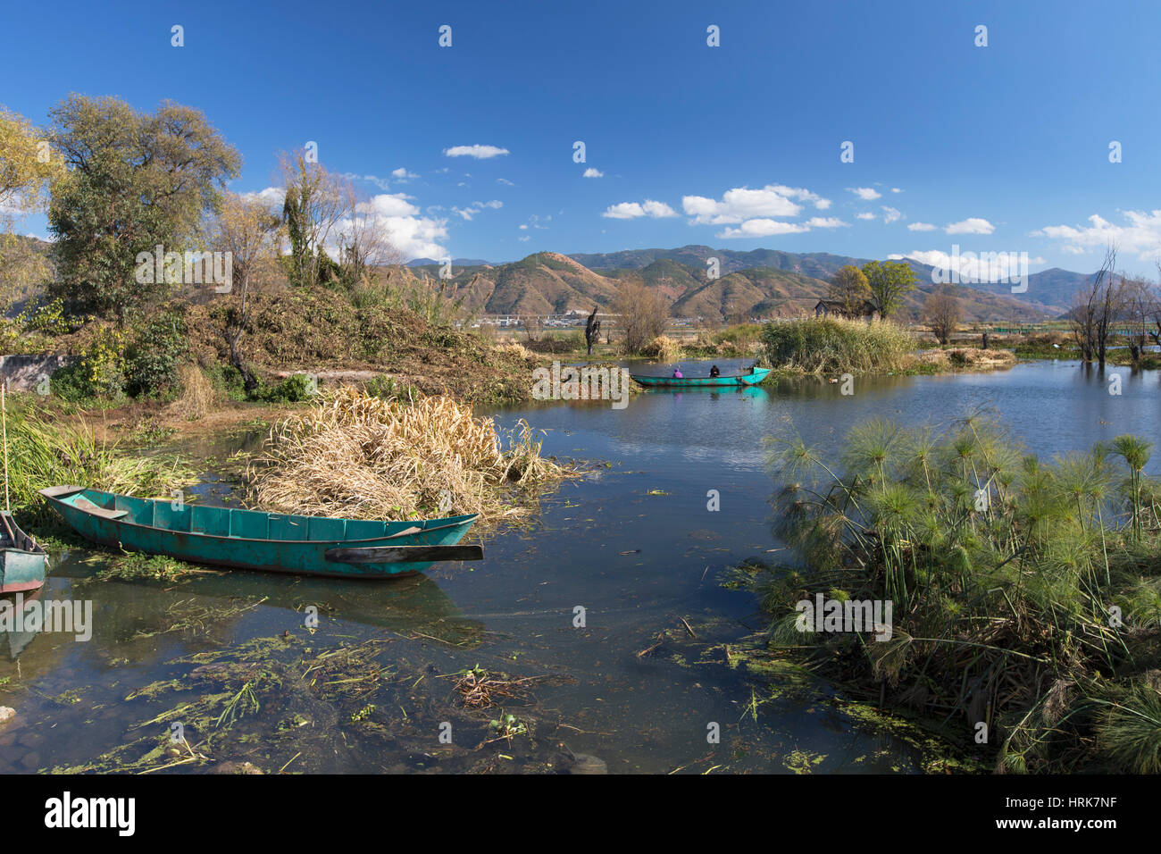 Bateaux de pêche sur le Lac Erhai, Shuanglang, Yunnan, Chine Banque D'Images