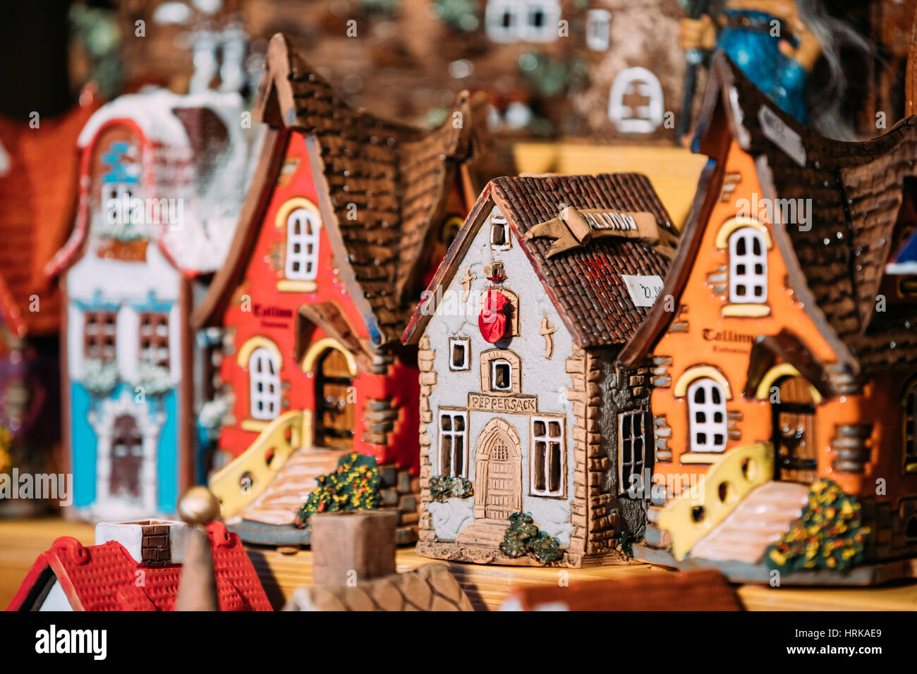 Tallinn, Estonie - 2 décembre 2016 : Souvenirs Petite Maison jouets au  marché européen. Drôle Souvenir de Tallinn, Estonie, Europe Photo Stock -  Alamy