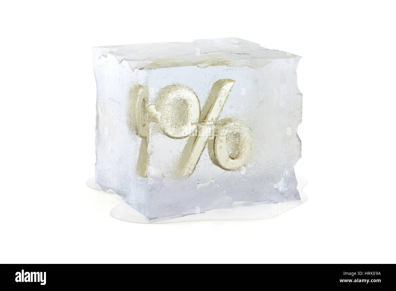 Symbole de pourcentage congelé dans un cube de glace fond lentement - gel des taux d'intérêt concept Banque D'Images