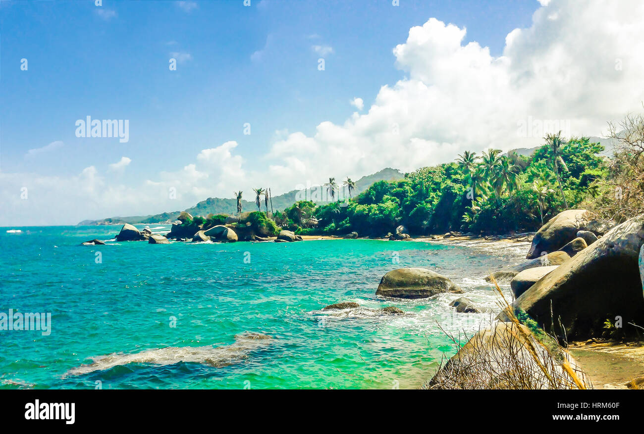 Vue sur la plage de tayrona tropical en Colombie Banque D'Images