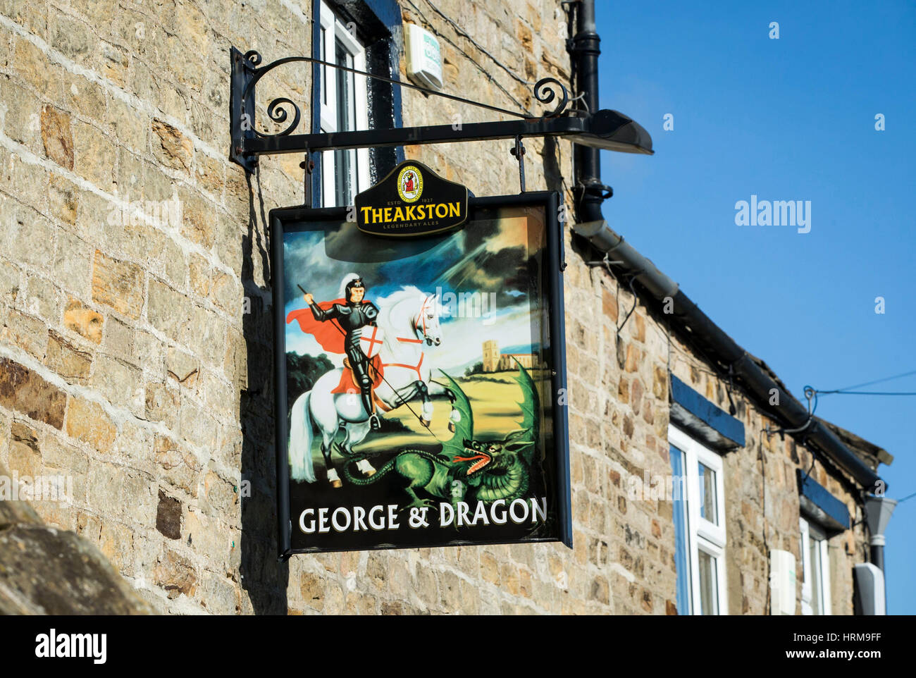 De 0001 sous embargo vendredi 3 mars Le George & Dragon pub dans Hudswell, Yorkshire du Nord, qui a été couronné le CAMRA Pub de l'année. Banque D'Images