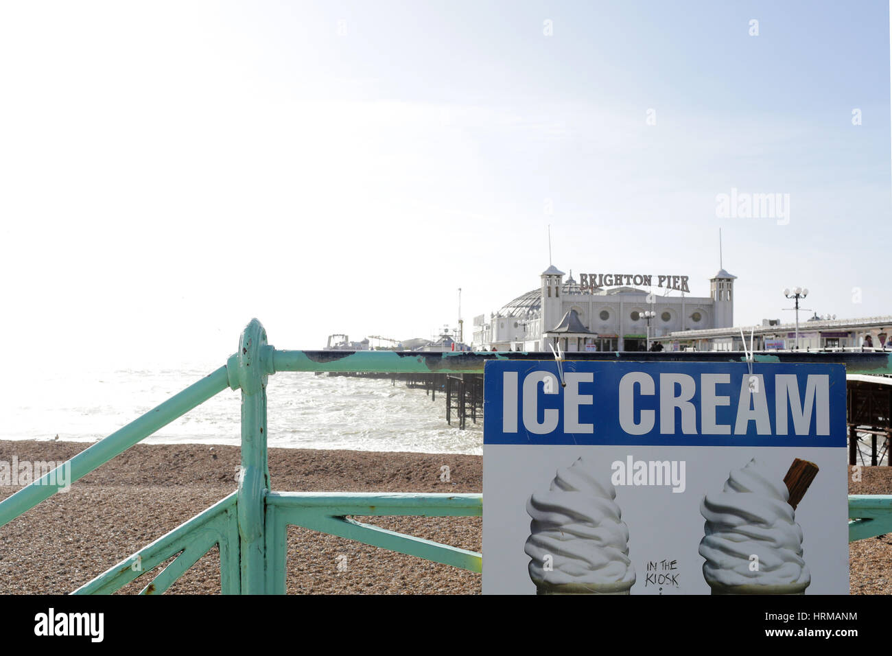 La crème glacée annonce Brighton Pier Banque D'Images