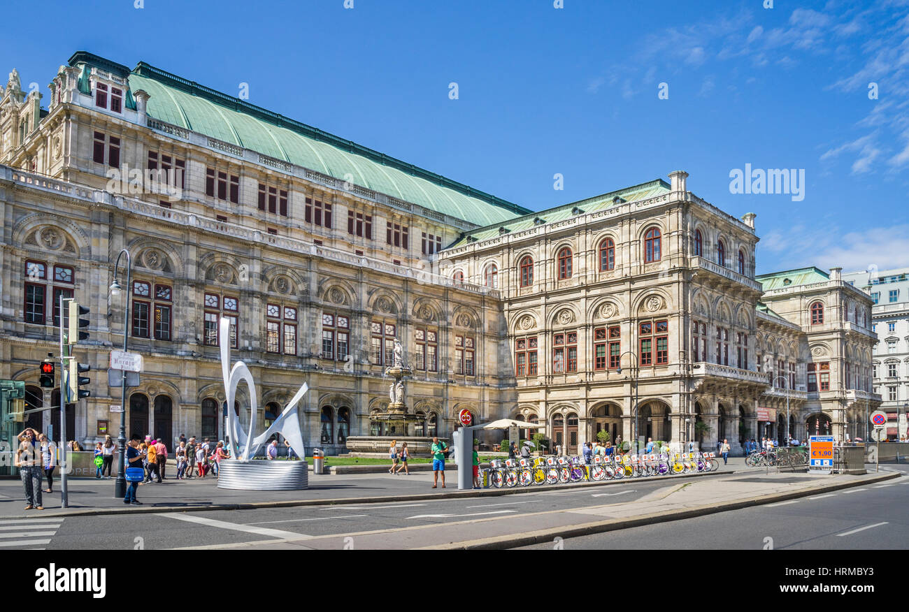 L'Autriche, Vienne, vue de l'un opéra d'État de Vienne (Wiener Staatsoper) à la Ringstraße de Vienne Banque D'Images