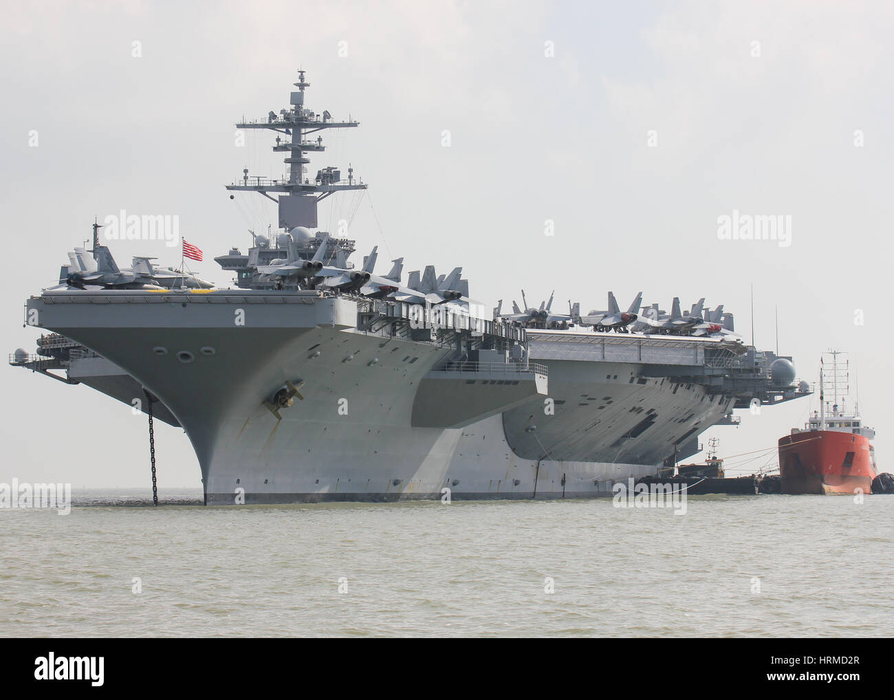 L'USS Theodore Roosevelt ancré à Stokes Bay, Gosport, Royaume-Uni, lors d'une visite à l'exercice de l'USA Banque D'Images