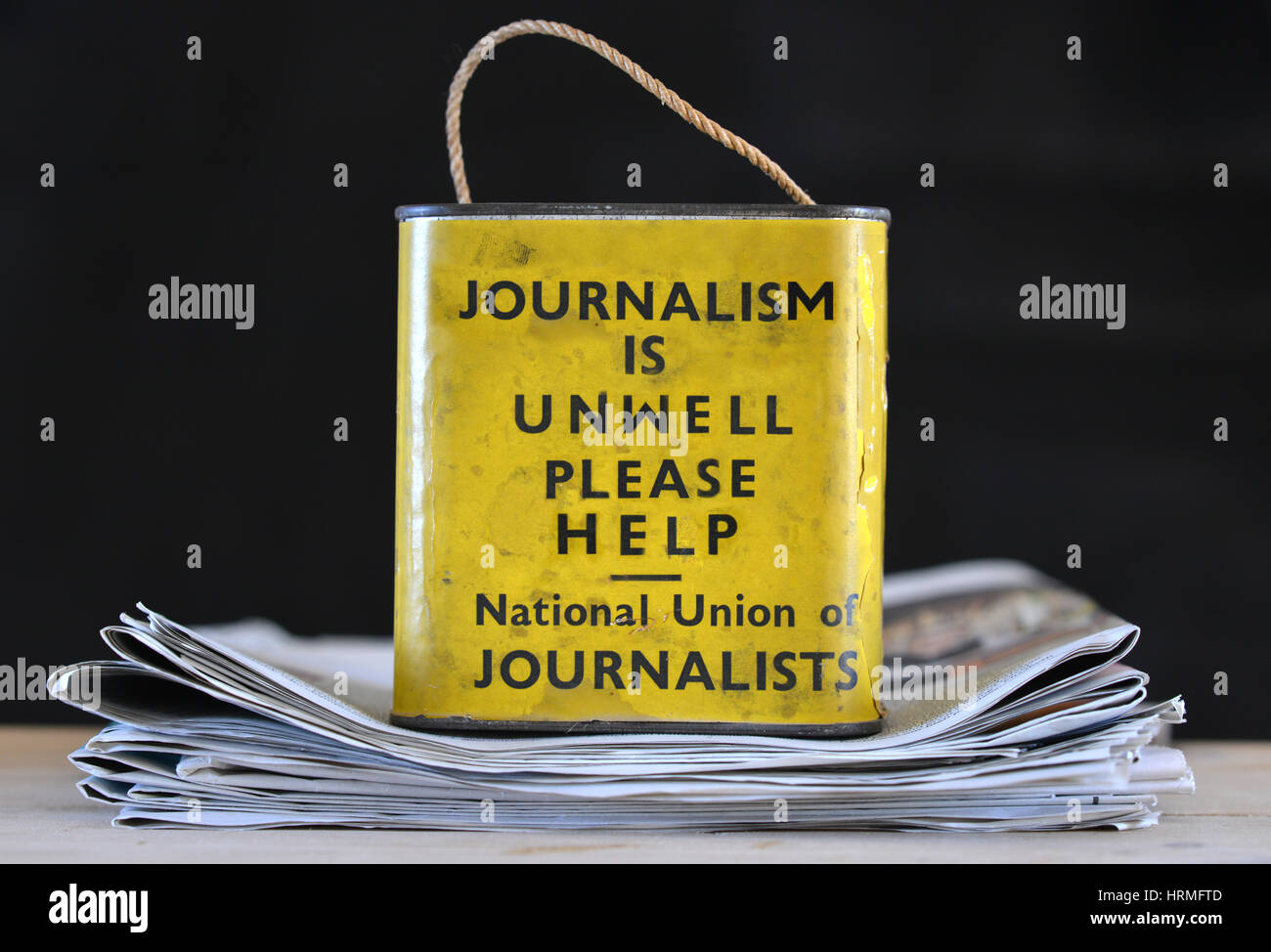 La mort du journalisme - concept Photoshopped. Banque D'Images
