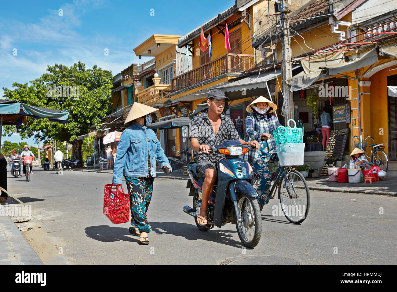 Scène de rue à l'ancienne ville de Hoi An. Province de Quang Nam, Vietnam. Banque D'Images