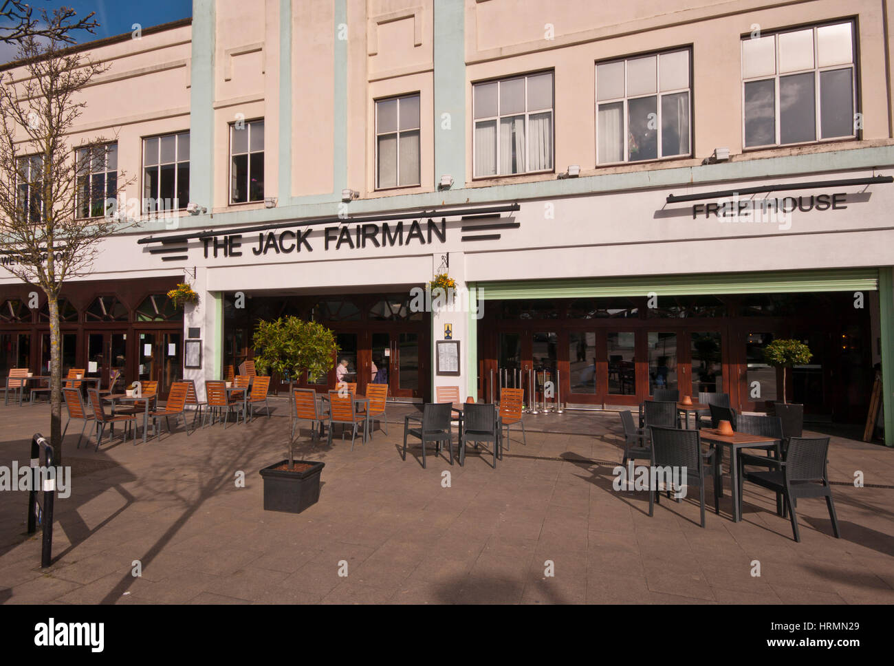 Extérieur de la prise extérieure Fairman J D'UN Pub Wetherspoon dans Horley Surrey England UK Banque D'Images