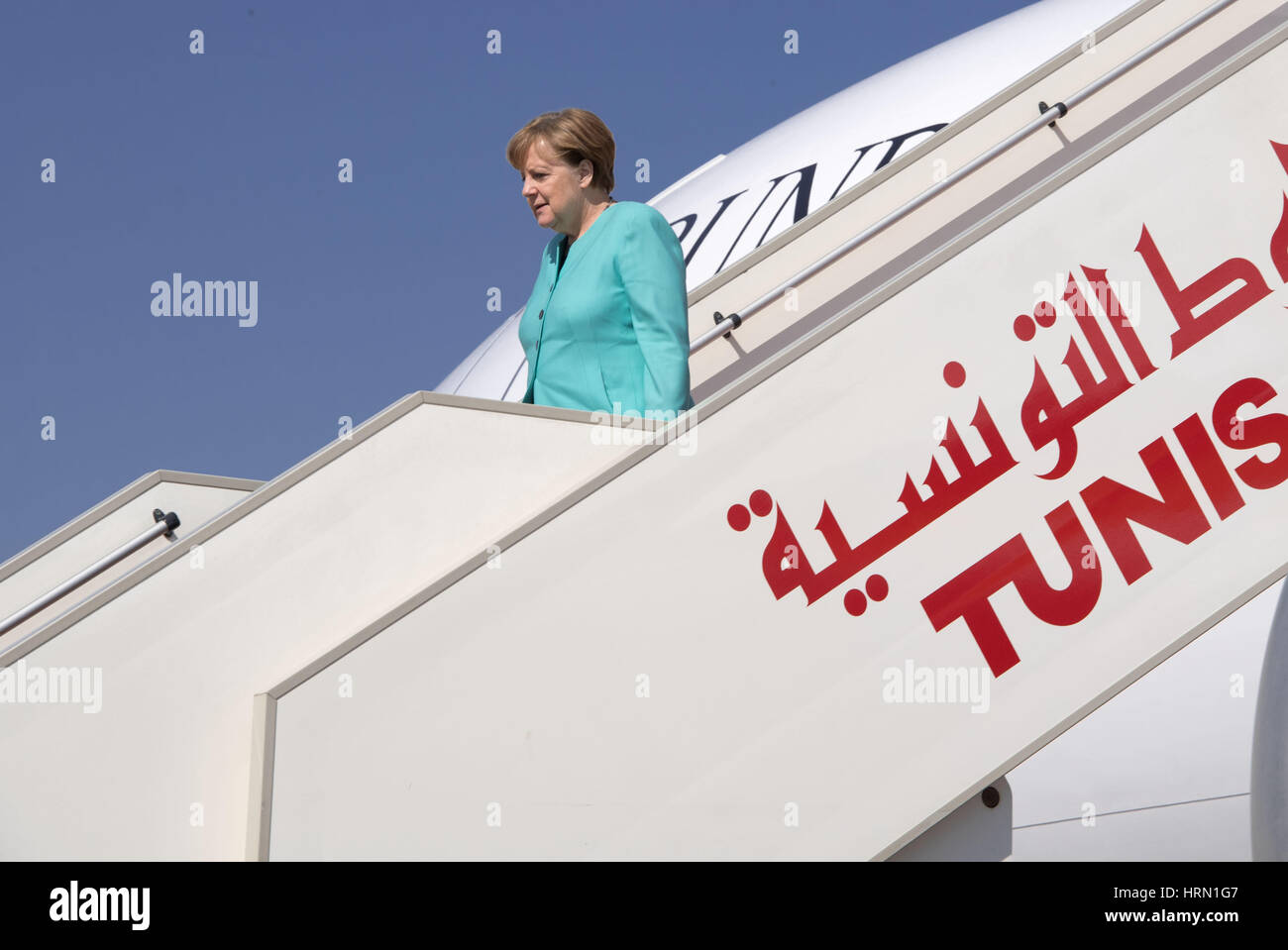 Tunis, Tunisie. 06Th Mar, 2017. La chancelière allemande Angela Merkel (CDU) débarque d'un avion à Tunis, Tunisie, 03 mars 2017. Photo : Soeren Stache/dpa/Alamy Live News Banque D'Images