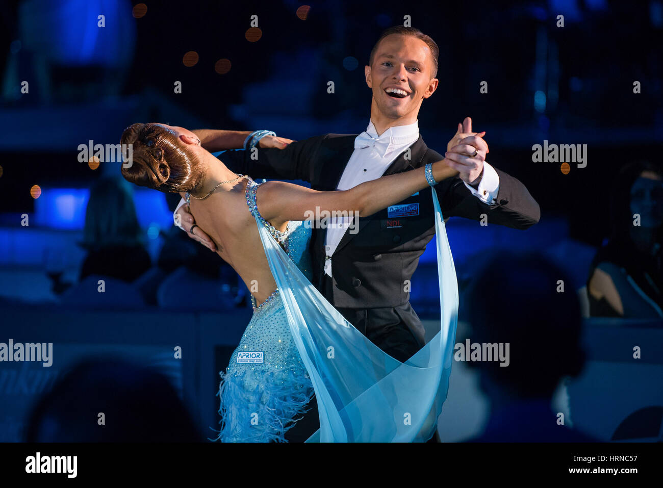 Moscou, Russie - Apr 26, 2015 : Couple fonctionne à l'événement de danse de bal à l'Open 2015 Championnat de l'Amérique latine professionnel européen. Banque D'Images