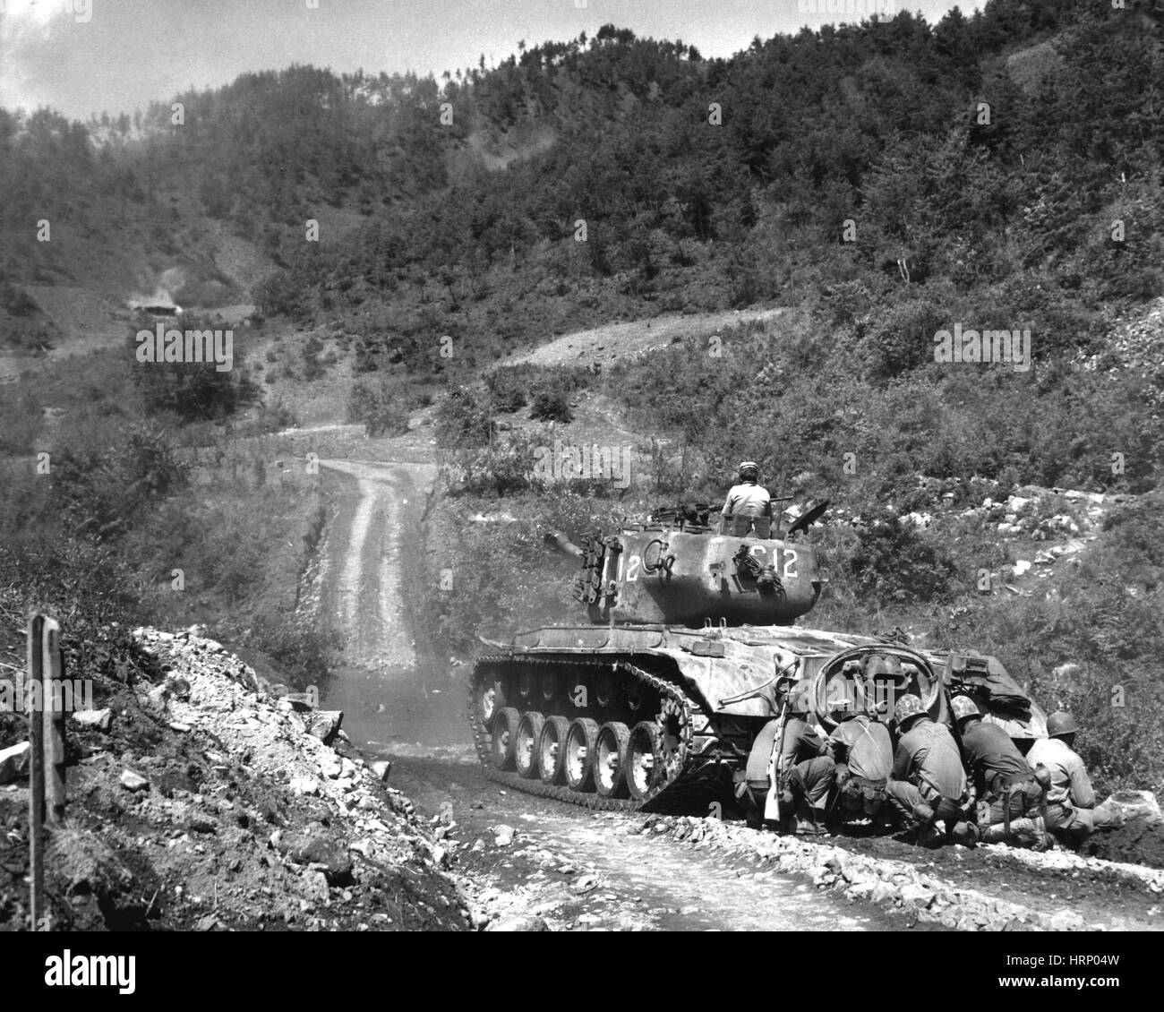 Guerre de Corée, les Marines se mettre à couvert, 1951 Banque D'Images