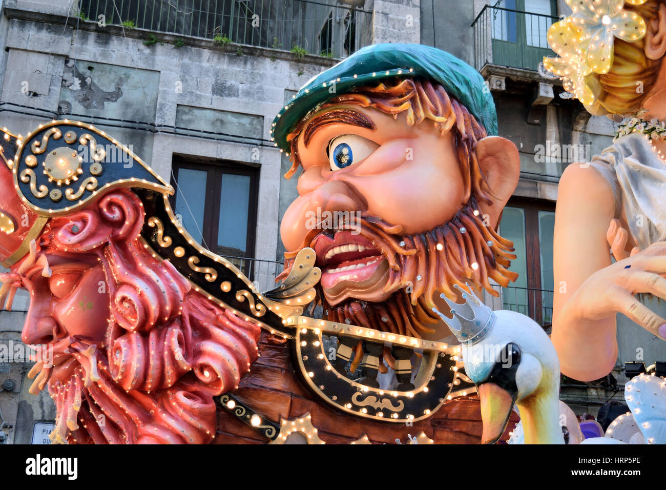 Acireale (CT), Italie - Février 28, 2017 : détail d'un char allégorique représentant la figure mythologique de Polyphème, pendant le défilé du carnaval Banque D'Images