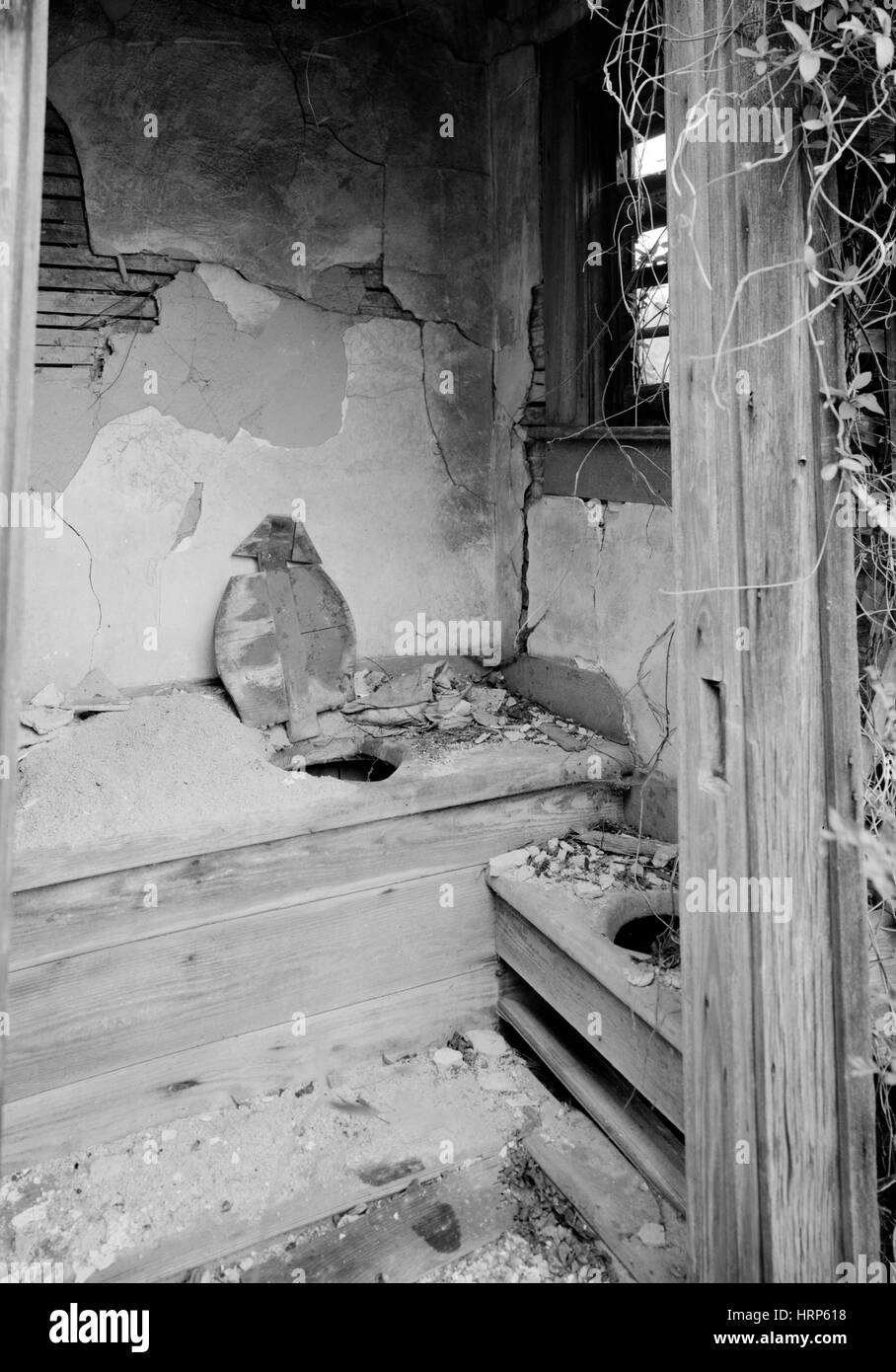 Outhouse abandonnés, au Mississippi, 1975 Banque D'Images