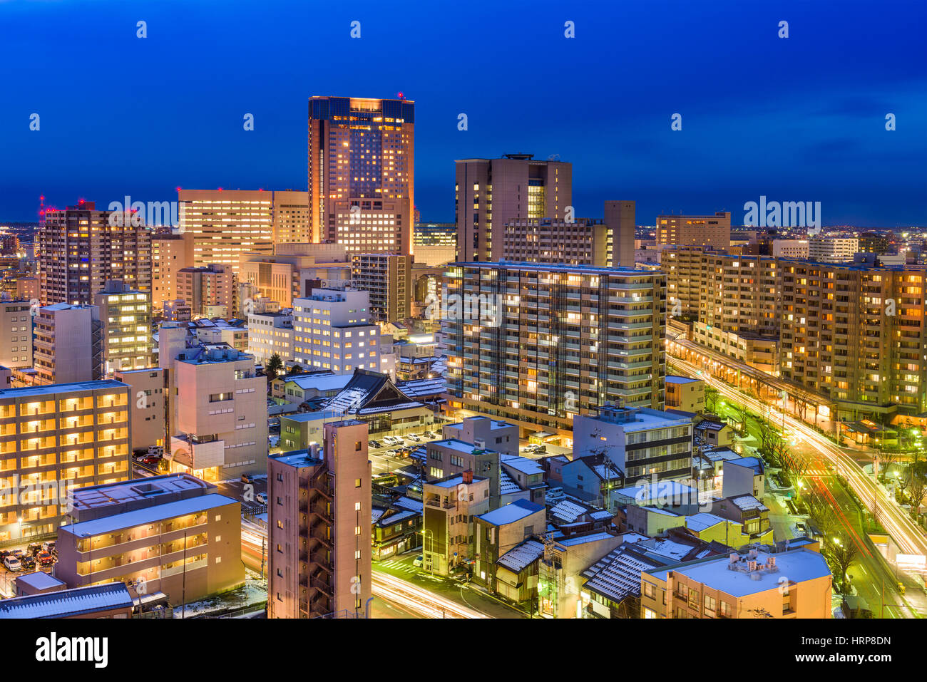 Le centre-ville de Kanazawa au Japon sur les toits de la ville. Banque D'Images