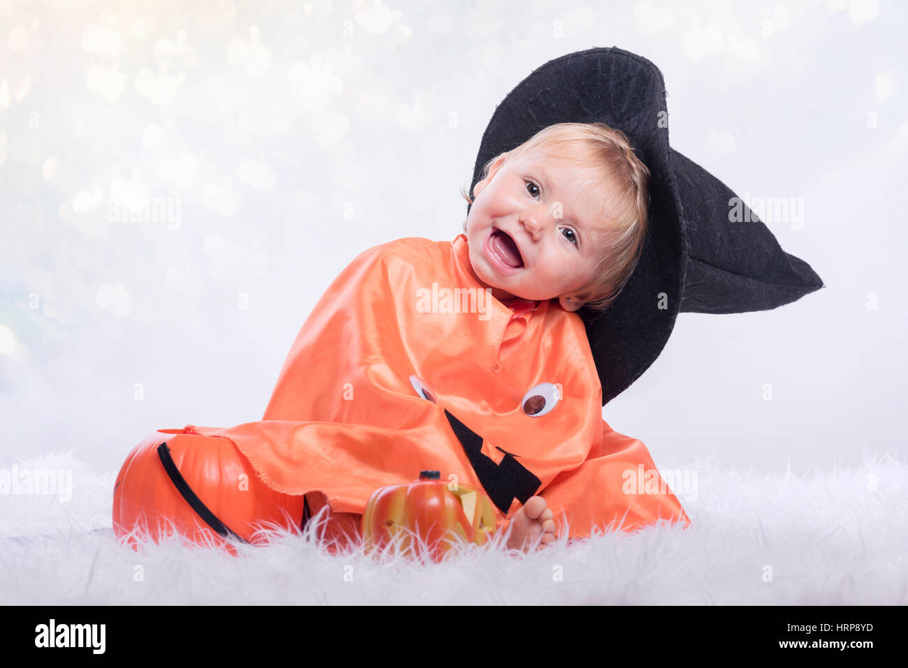 Happy Halloween. Bébé déguisé en halloween Banque D'Images