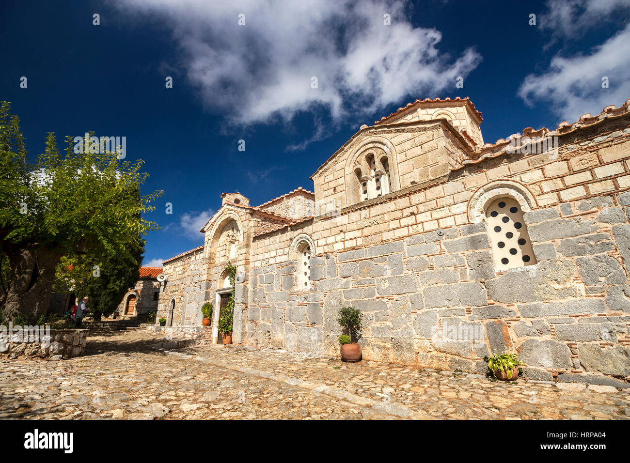 Vue sur le monastère grec-orthodoxe de la Transfiguration, ou Moni Sagmata (en grec), près de Thèbes, en Béotie, région de la Grèce. Banque D'Images