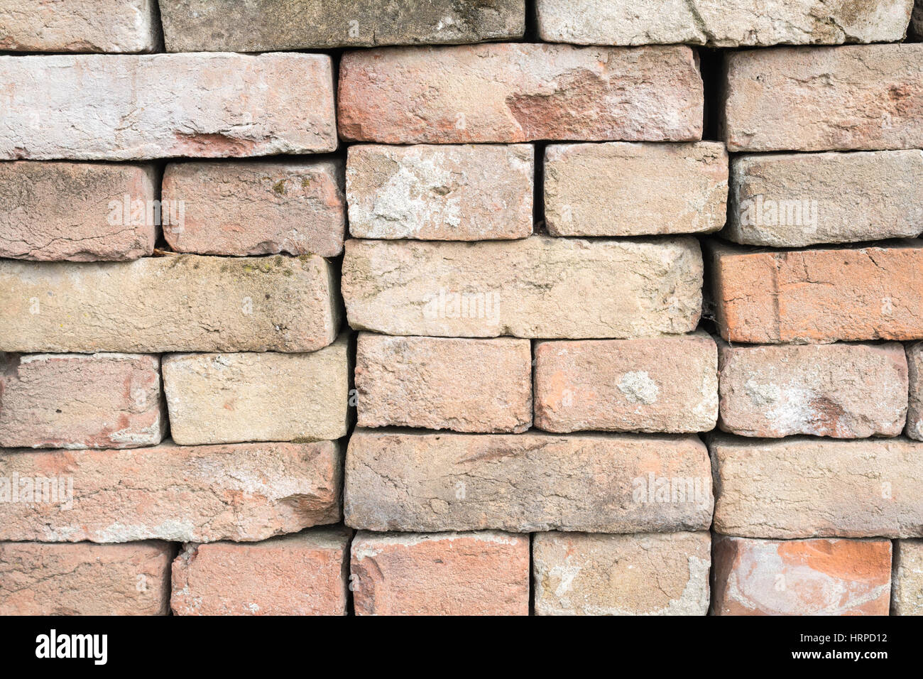 Vieux fond brique rouge empilés Banque D'Images