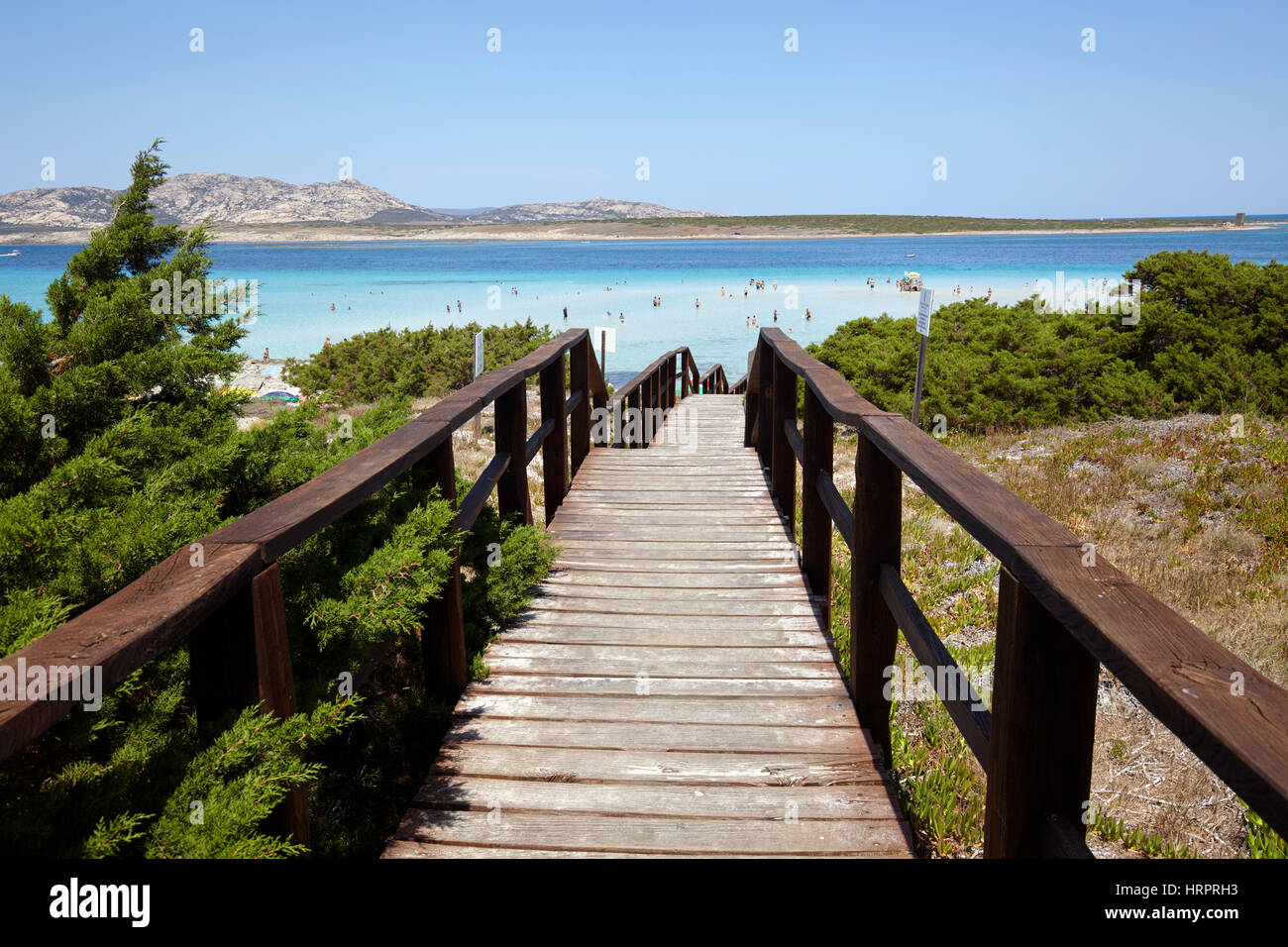 Passerelle vers la plage de La Pelosa Stintino, Sardaigne, Italie Banque D'Images