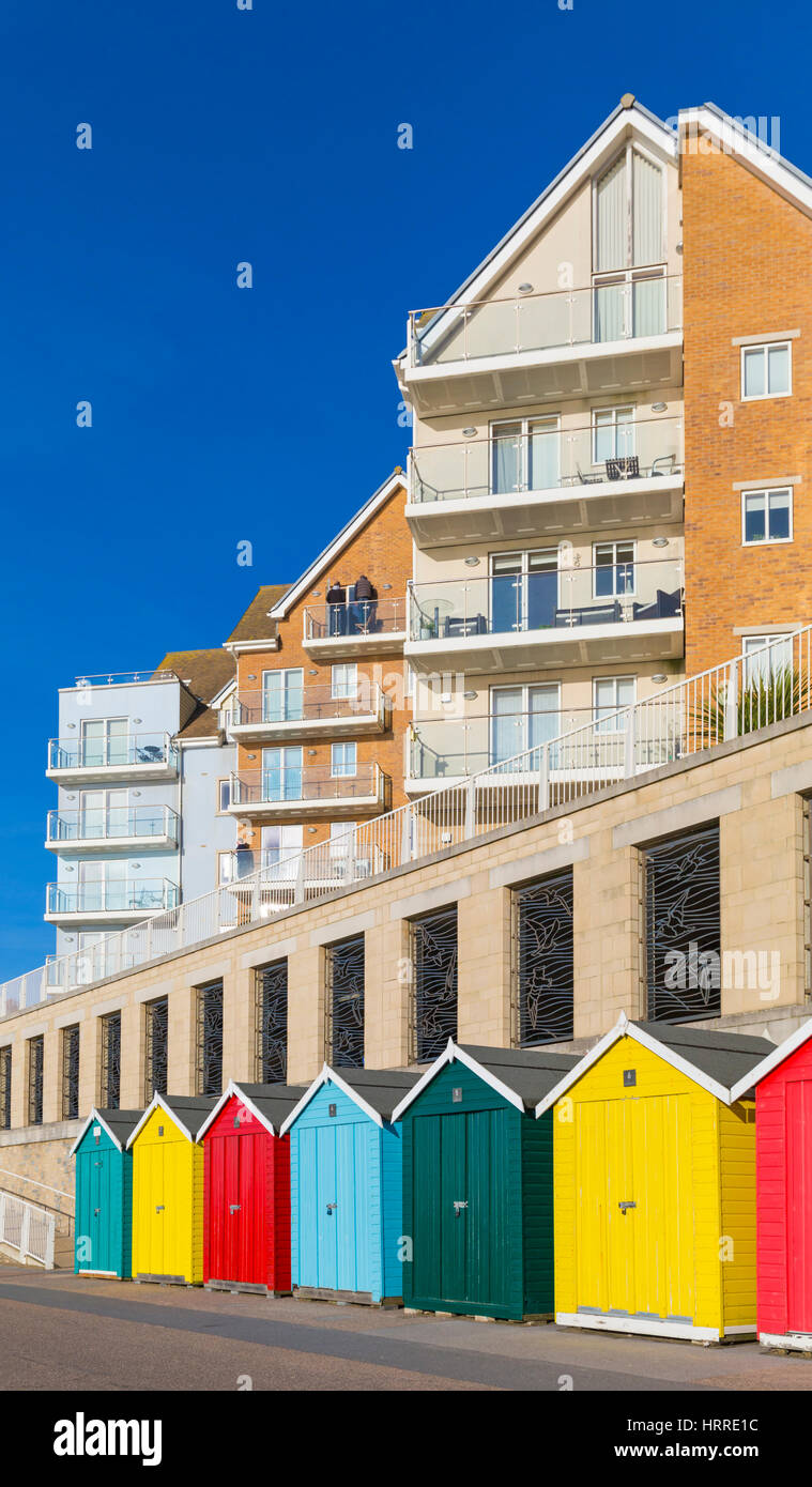 Différents styles d'architecture sur la promenade de Boscombe, Boscombe, Bournemouth, Dorset, UK en Janvier Banque D'Images