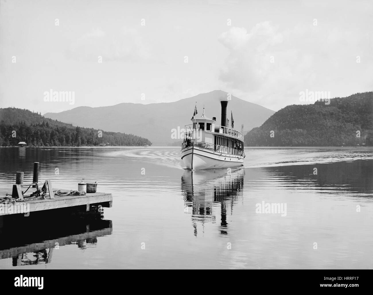 Steamboat Doris, Lake Placid, Adirondacks, New York, USA, William Henry Jackson pour Detroit Publishing Company, 1902 Banque D'Images