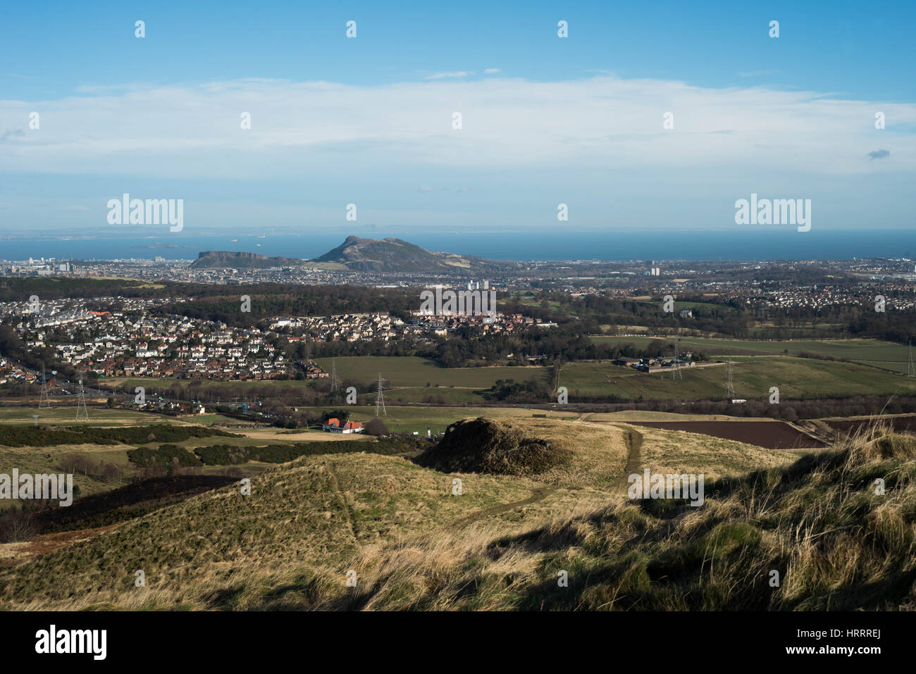 Vue de la ville d'Edinburgh de allermuir pentlands avec Arthurs Seat à distance Banque D'Images