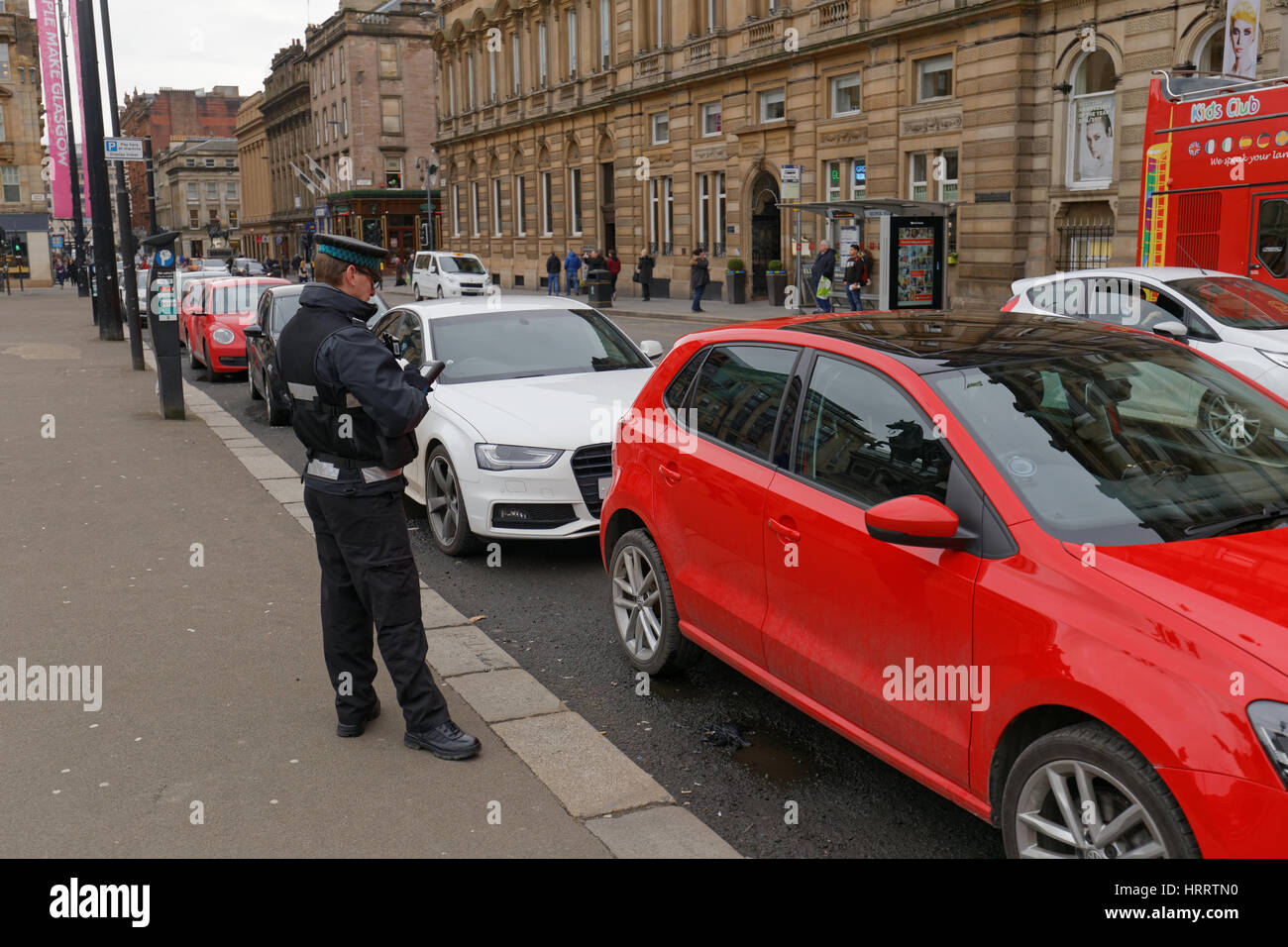 Gardien de la circulation de billets l'émission de George square Glasgow Banque D'Images
