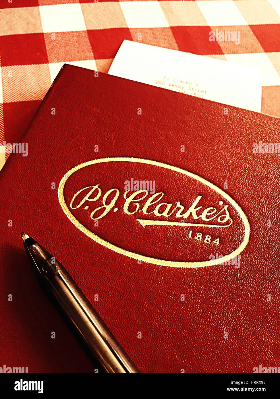 P.J. Clarke's Guest Vérifier Titulaire, NYC, USA Banque D'Images